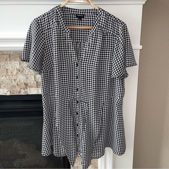 Torrid Black and White Houndstooth Blouse - Picture 2 of 3